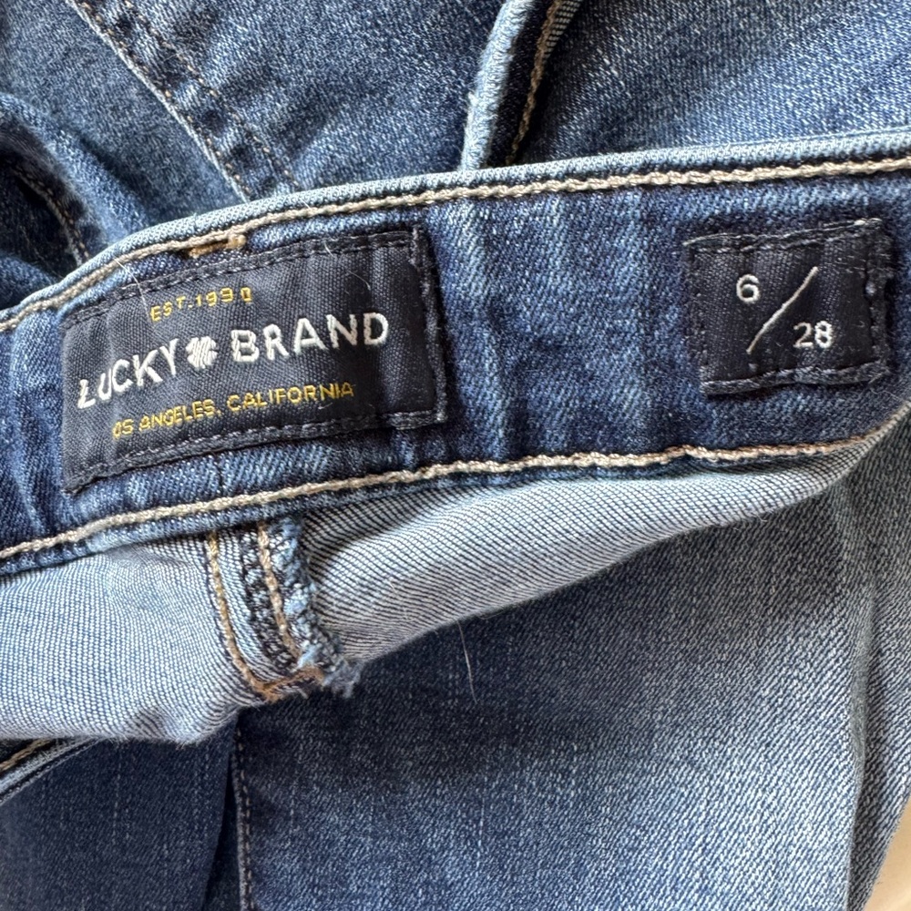 Lucky Brand Medium Wash lightly distressed jeans